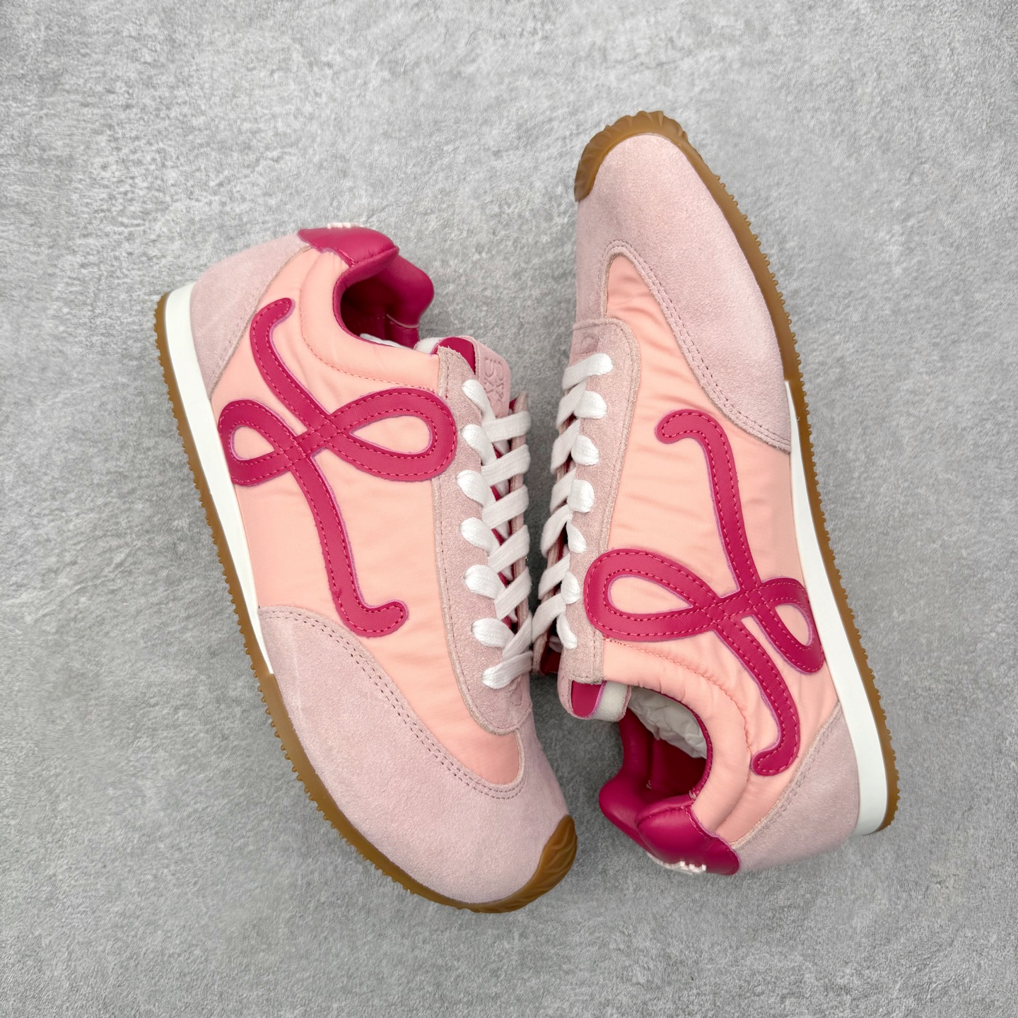 罗意威Loewe Ballet Runner 2.0 Sneakers 芭蕾舞2.0系列阿甘复古风德训薄