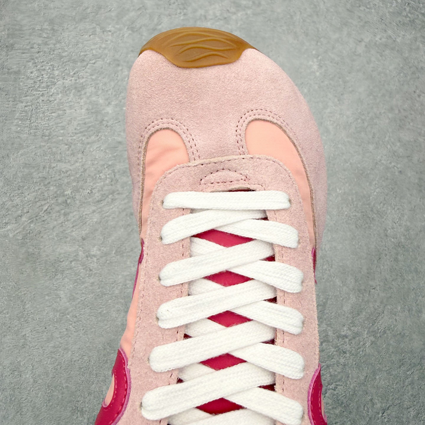 罗意威Loewe Ballet Runner 2.0 Sneakers 芭蕾舞2.0系列阿甘复古风德训薄