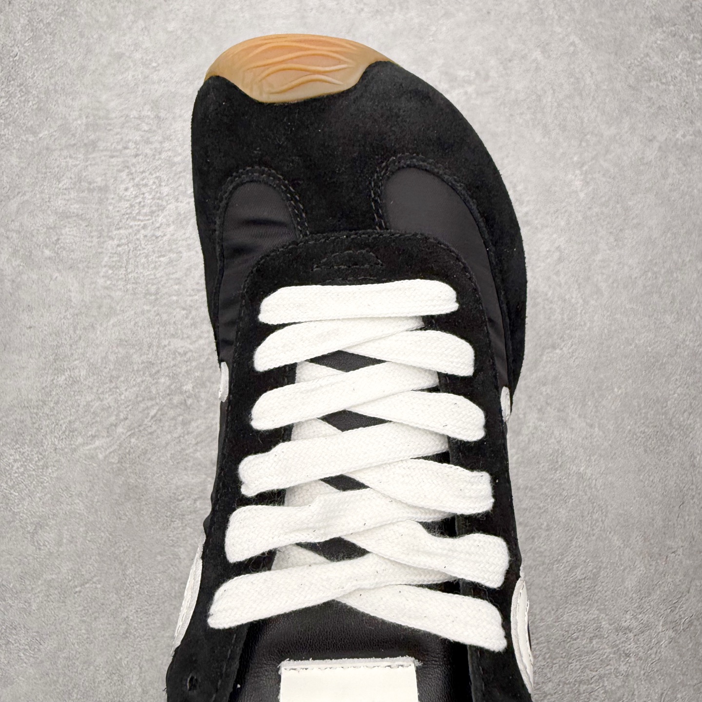 罗意威Loewe Ballet Runner 2.0 Sneakers 芭蕾舞2.0系列阿甘复古风德训薄
