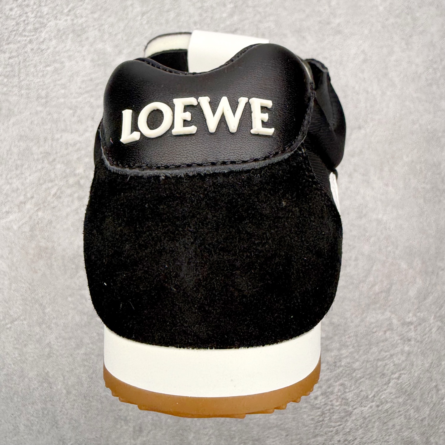 罗意威Loewe Ballet Runner 2.0 Sneakers 芭蕾舞2.0系列阿甘复古风德训薄