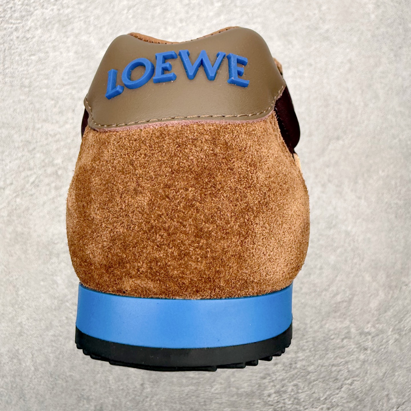 罗意威Loewe Ballet Runner 2.0 Sneakers 芭蕾舞2.0系列阿甘复古风德训薄