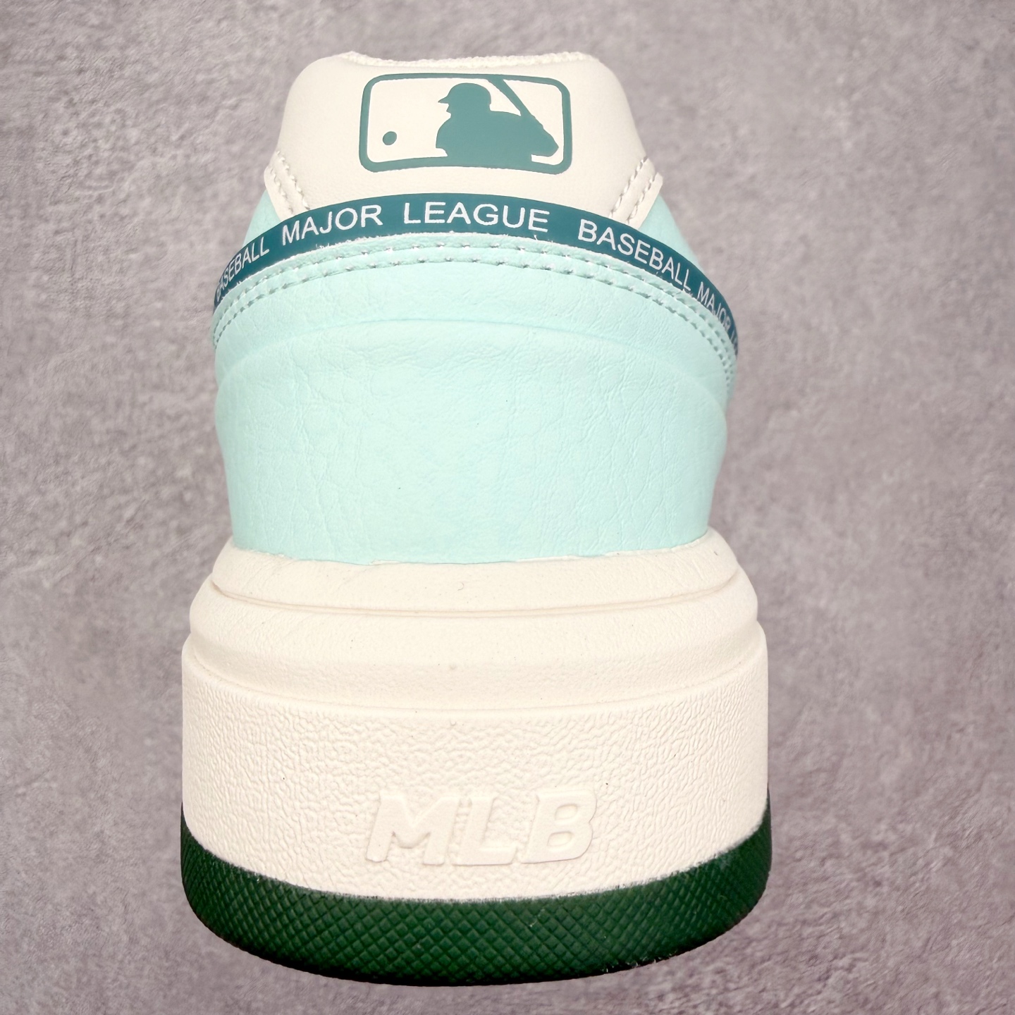 MLB Chunky Liner 舒适时尚低帮生活休闲鞋 男女同款 MLB是韩国F&F旗下潮流服装品牌，