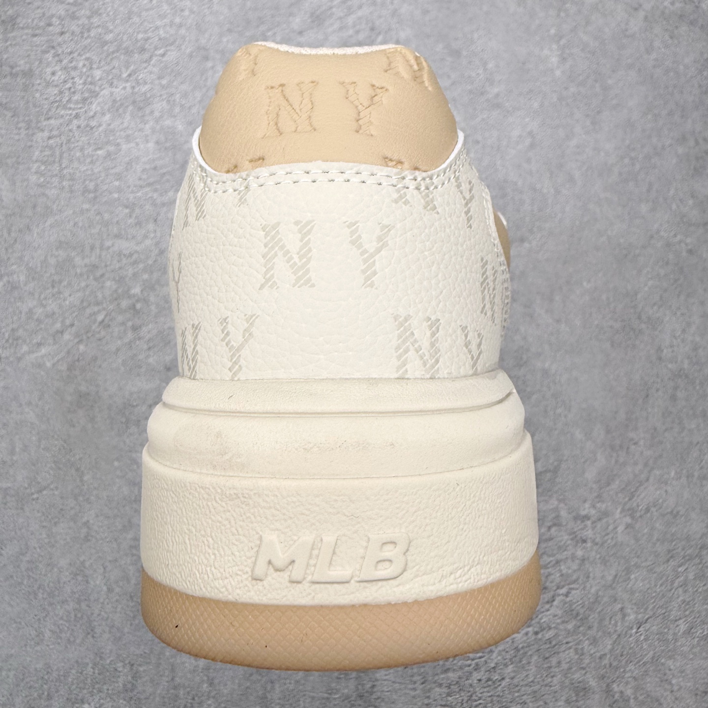 MLB Chunky Liner 舒适时尚低帮生活休闲鞋 男女同款 MLB是韩国F&F旗下潮流服装品牌，