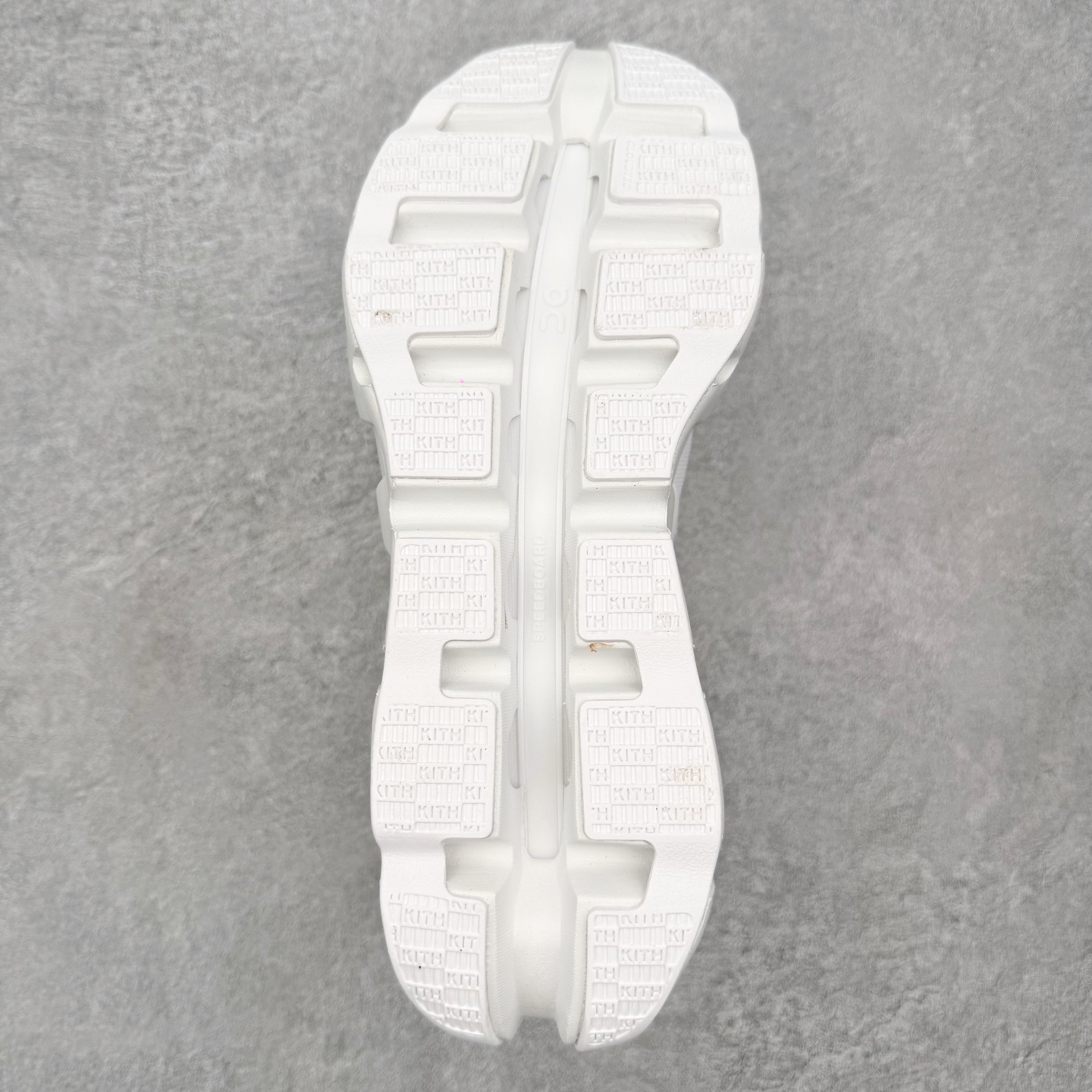 On x KITH K-Tech 1 昂跑舒适贴合透气跑步鞋 黑色四层组合大底 原数据开版这款联名跑鞋采