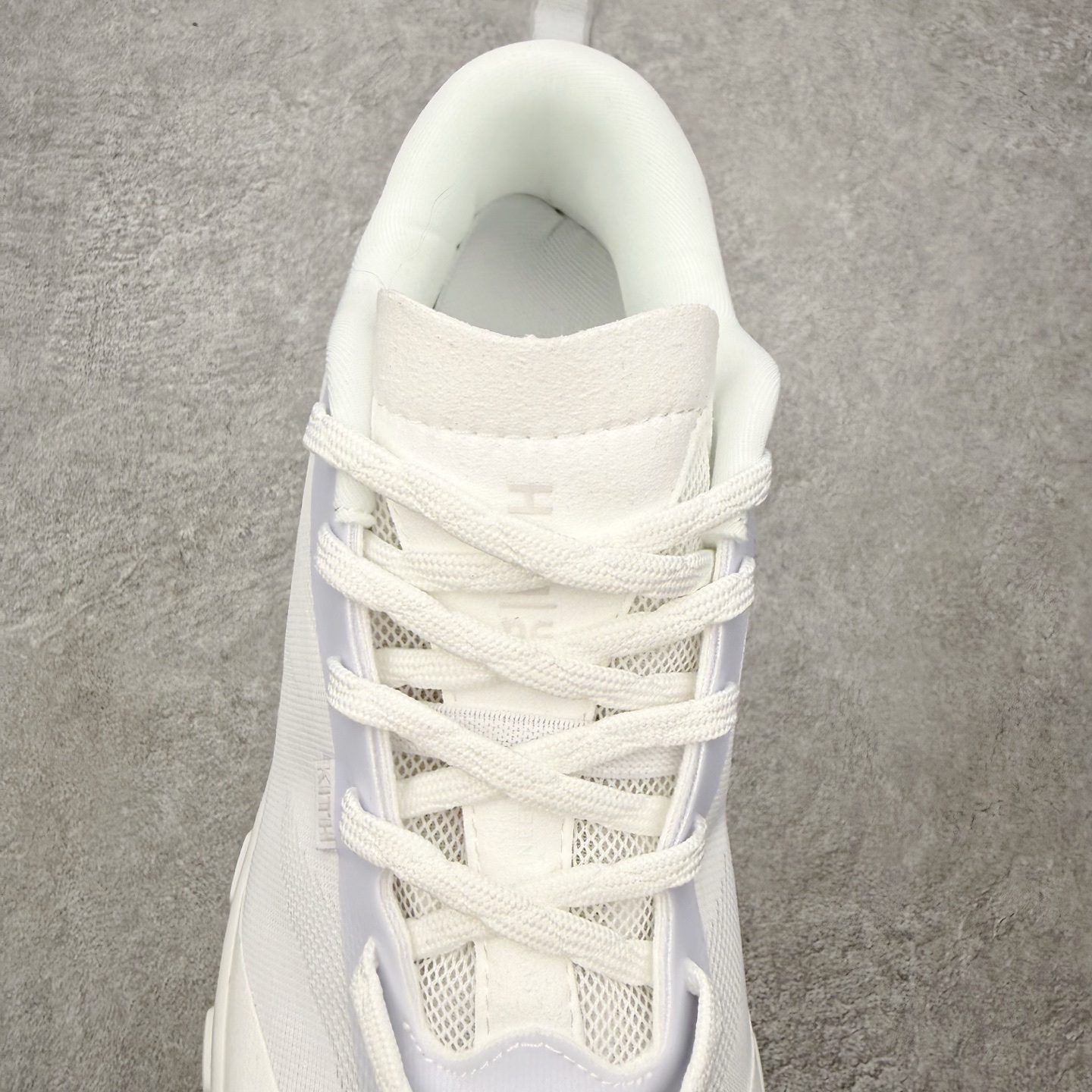 On x KITH K-Tech 1 昂跑舒适贴合透气跑步鞋 黑色四层组合大底 原数据开版这款联名跑鞋采