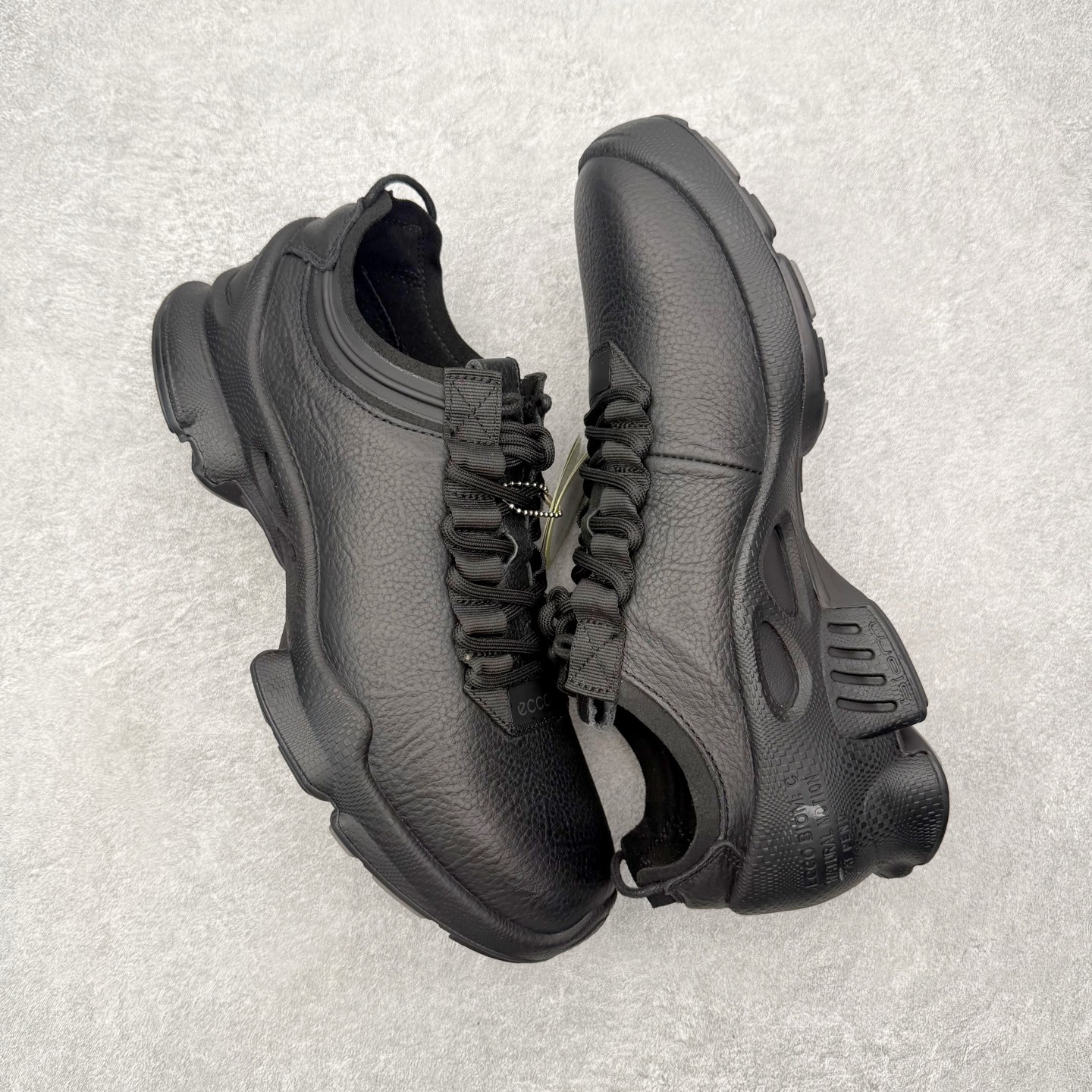 ECCo爱步 Biom C Trail 时尚简约牛皮减震耐磨低帮休闲跑步鞋 ECCO以三大核心特征为依托