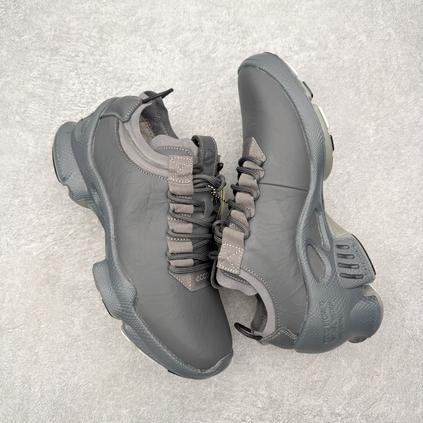 ECCo爱步 Biom C Trail 时尚简约牛皮减震耐磨低帮休闲跑步鞋 ECCO以三大核心特征为依托
