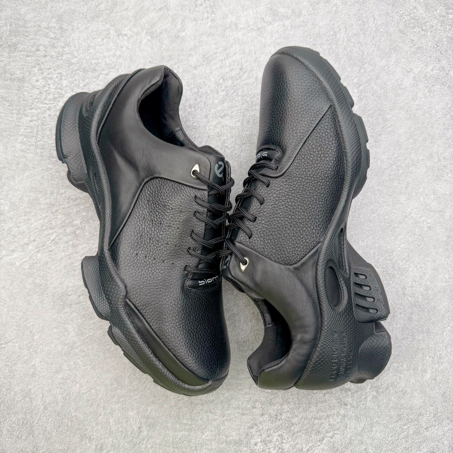 ECCo爱步 Biom C Trail 时尚简约牛皮减震耐磨低帮休闲跑步鞋 ECCO以三大核心特征为依托