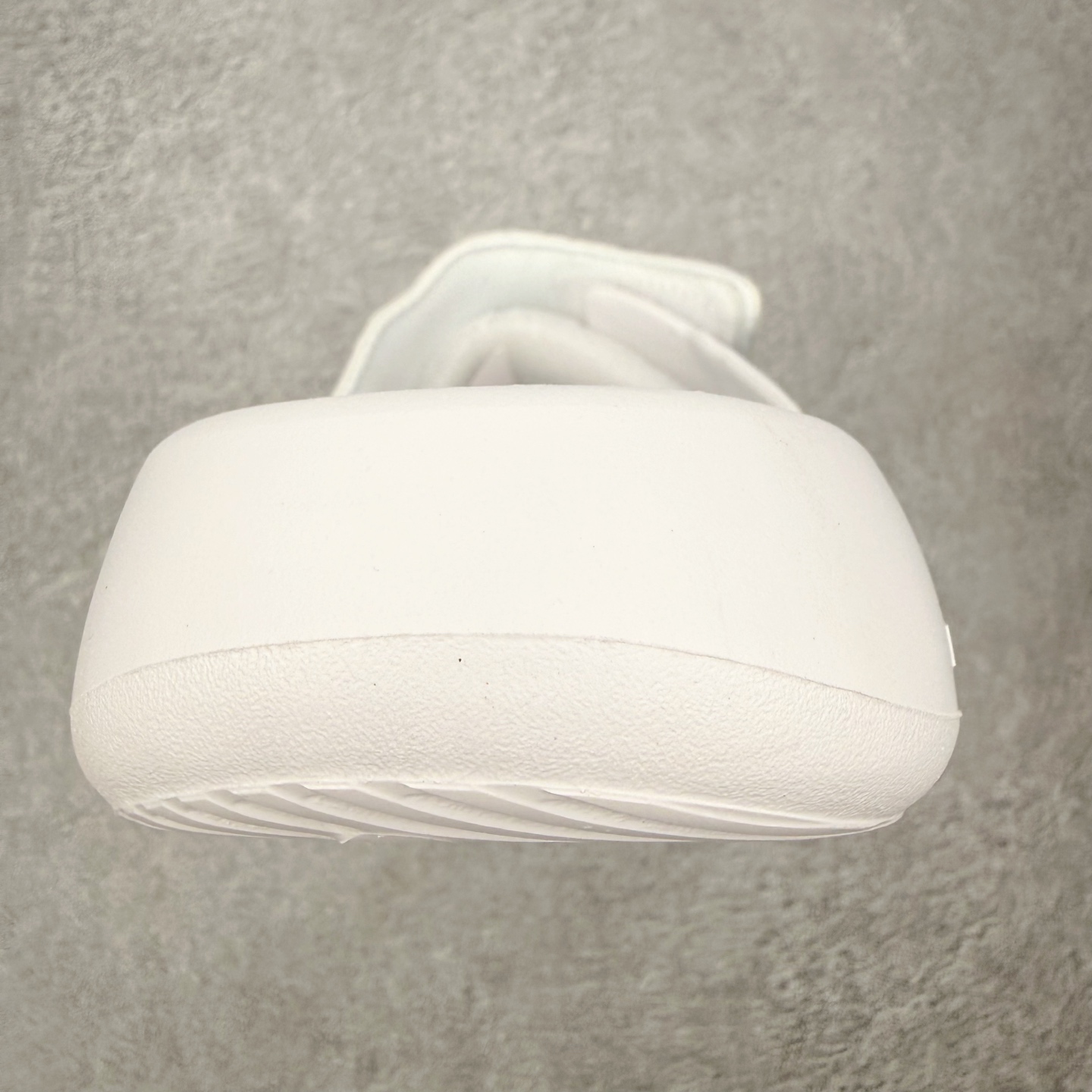 AD LIGHTBLAZE 舒适百搭 防磨一字拖鞋 尺码：39 40 41 42 43 44 45编码：