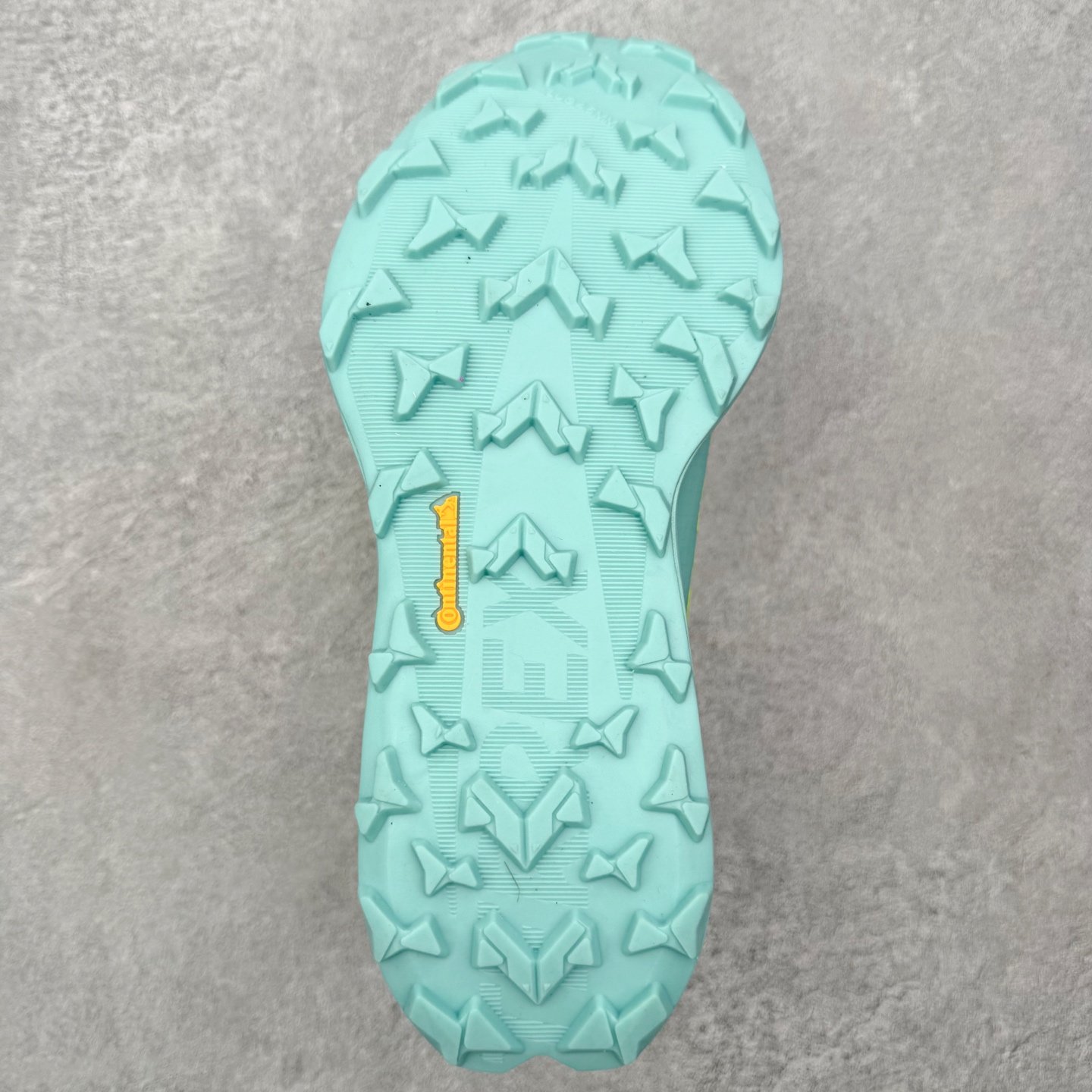AD Terrex Agravic speed ultra 2 舒适耐用跑步鞋 运动休闲跑鞋 采用较薄的