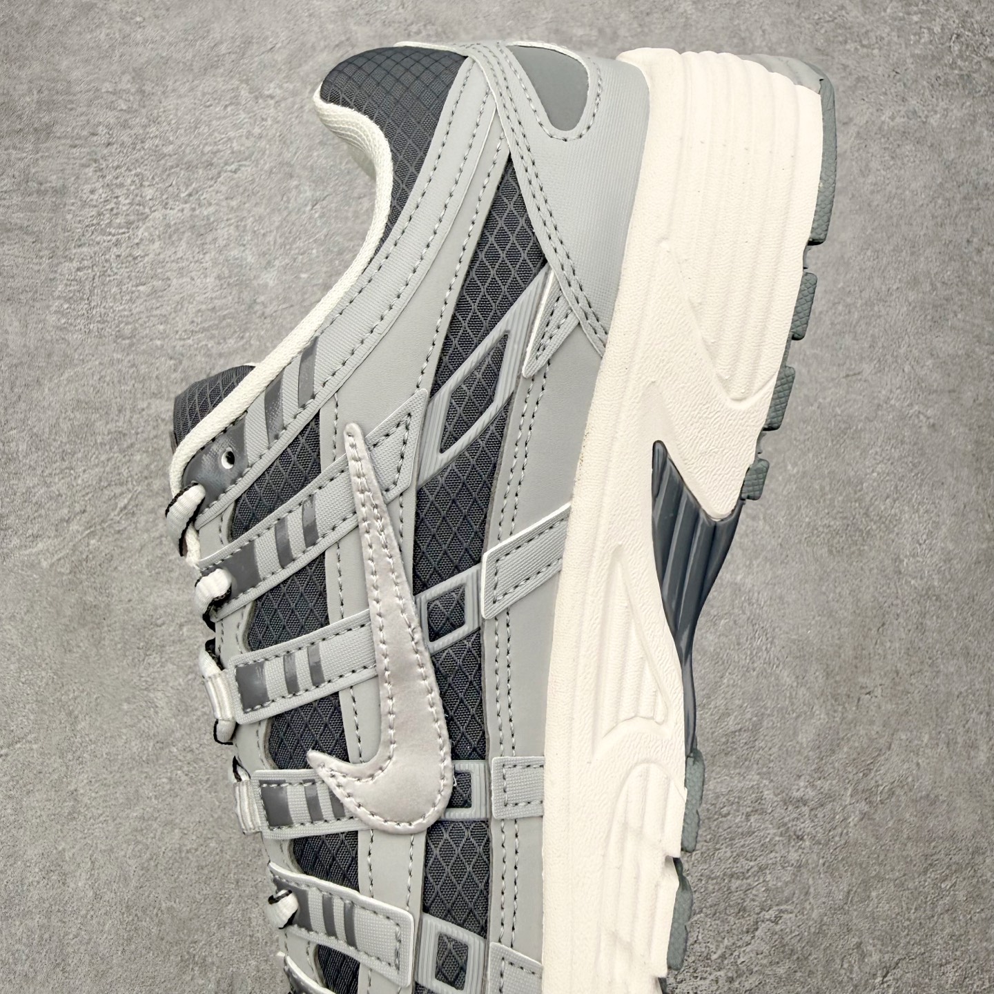 NK P-6000 系列低帮复古老爹风休闲运动舒适慢跑鞋 IQ6590-002 融合 Pegasus 过