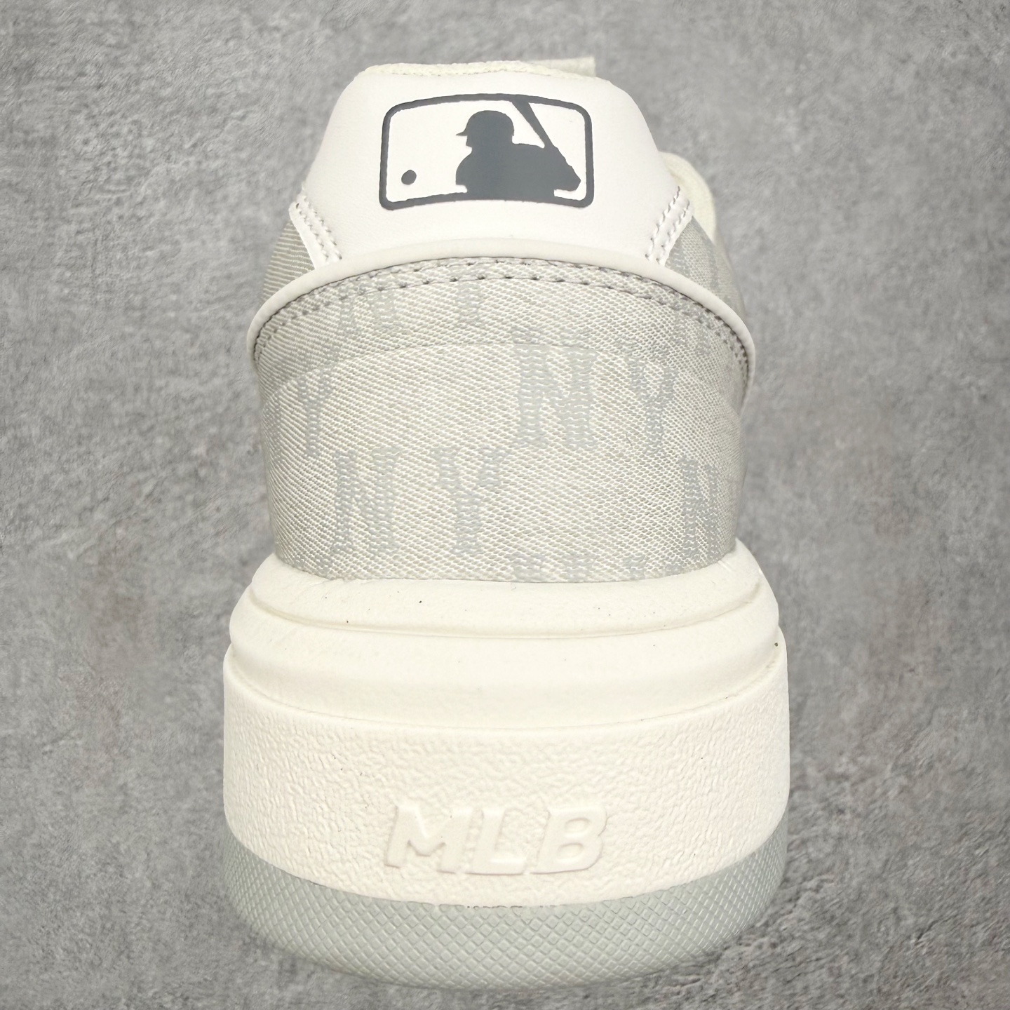 MLB Chunky Liner 舒适时尚低帮生活休闲鞋 男女同款 MLB是韩国F&F旗下潮流服装品牌，