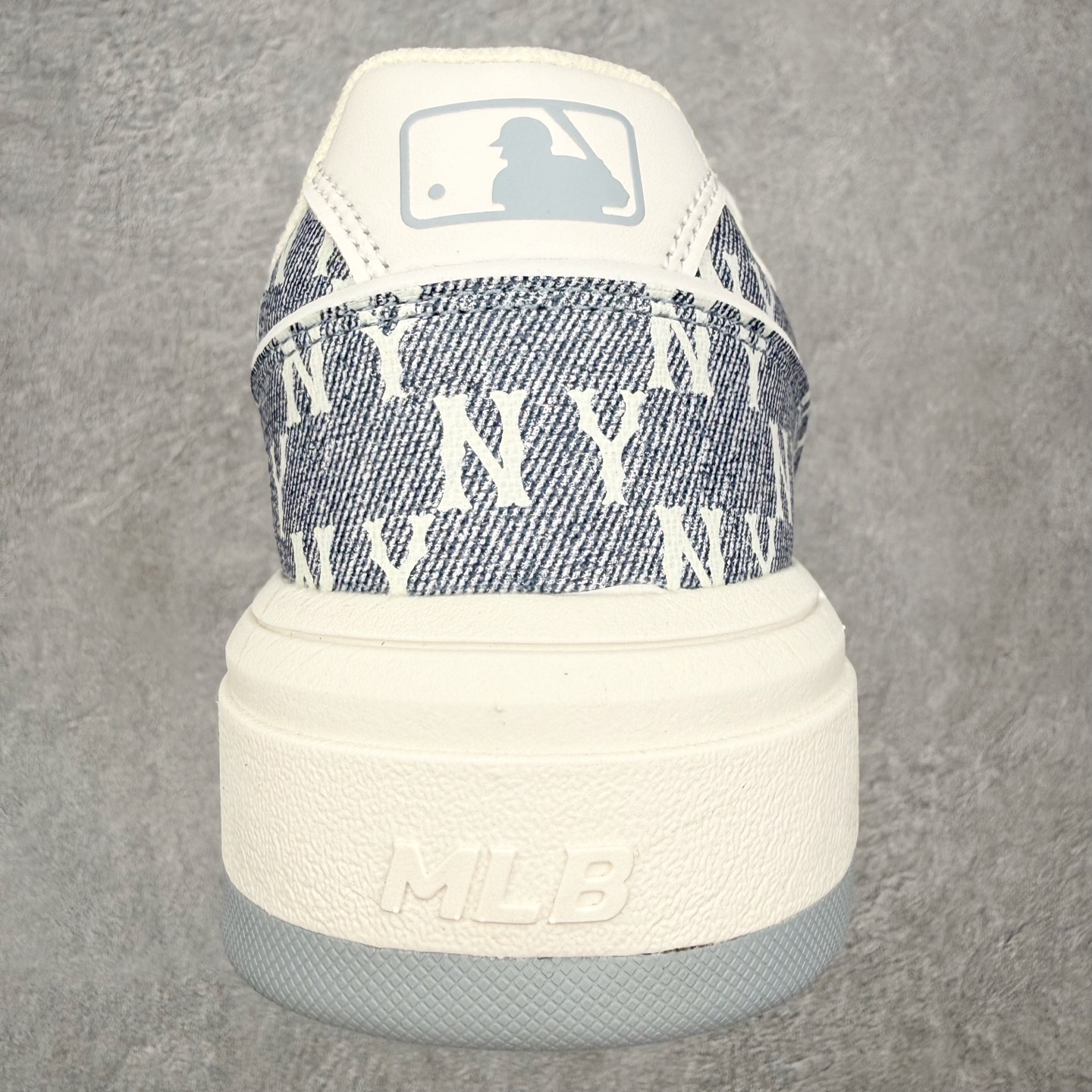 MLB Chunky Liner 舒适时尚低帮生活休闲鞋 男女同款 MLB是韩国F&F旗下潮流服装品牌，