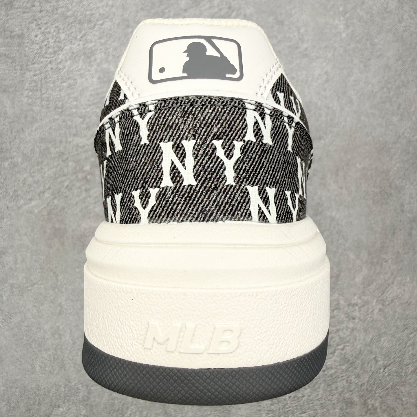 MLB Chunky Liner 舒适时尚低帮生活休闲鞋 男女同款 MLB是韩国F&F旗下潮流服装品牌，