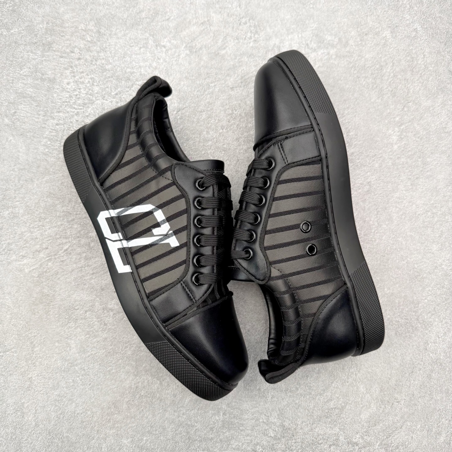 ＃莞产 Christian Louboutin CL（路铂廷） 红底鞋 男鞋低帮红底鞋水钻系带运动休闲板