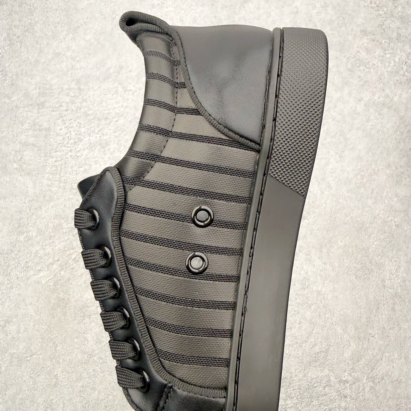 ＃莞产 Christian Louboutin CL（路铂廷） 红底鞋 男鞋低帮红底鞋水钻系带运动休闲板