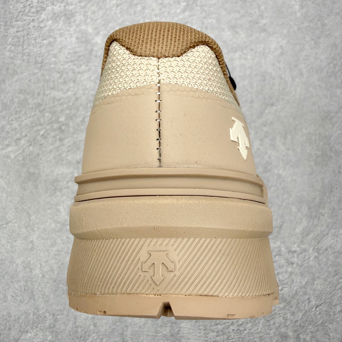 迪桑特DESCENTE Dualis 织物 PRIME GTX WIRE 2.0 BOA 防水低帮生活休