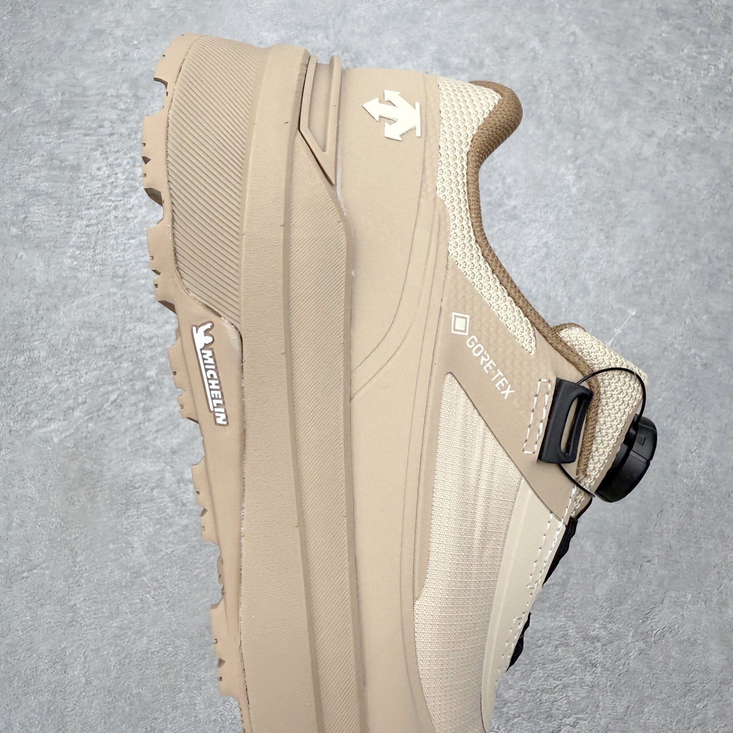 迪桑特DESCENTE Dualis 织物 PRIME GTX WIRE 2.0 BOA 防水低帮生活休