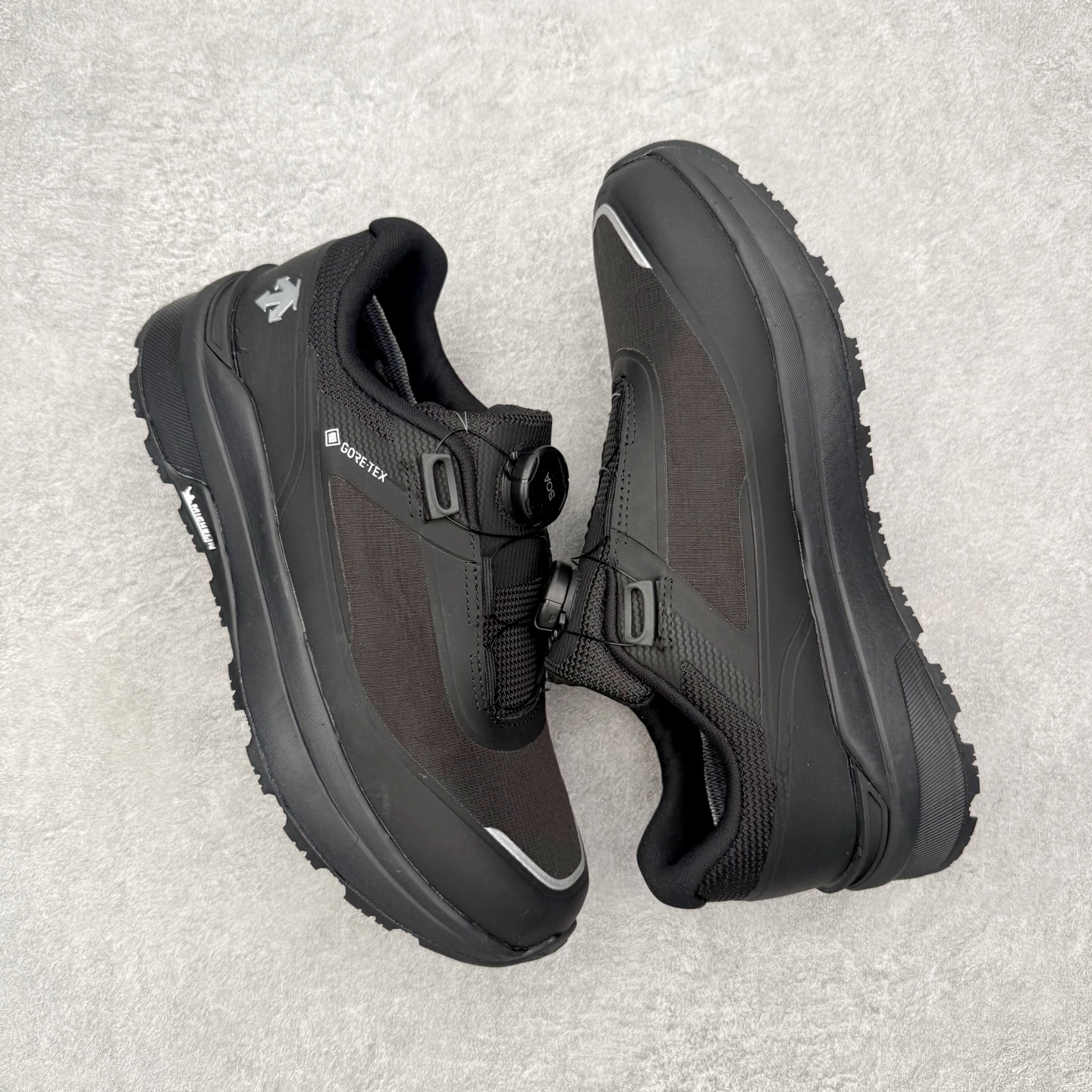 迪桑特DESCENTE Dualis 织物 PRIME GTX WIRE 2.0 BOA 防水低帮生活休