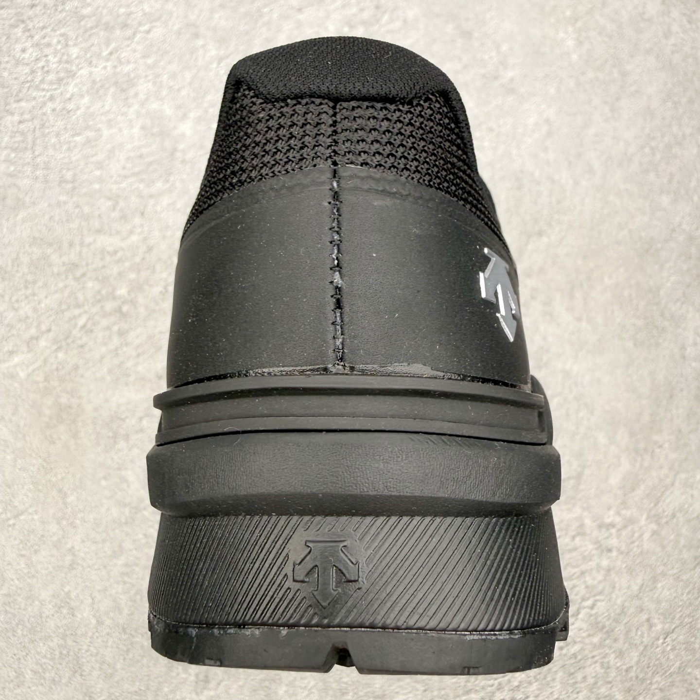 迪桑特DESCENTE Dualis 织物 PRIME GTX WIRE 2.0 BOA 防水低帮生活休