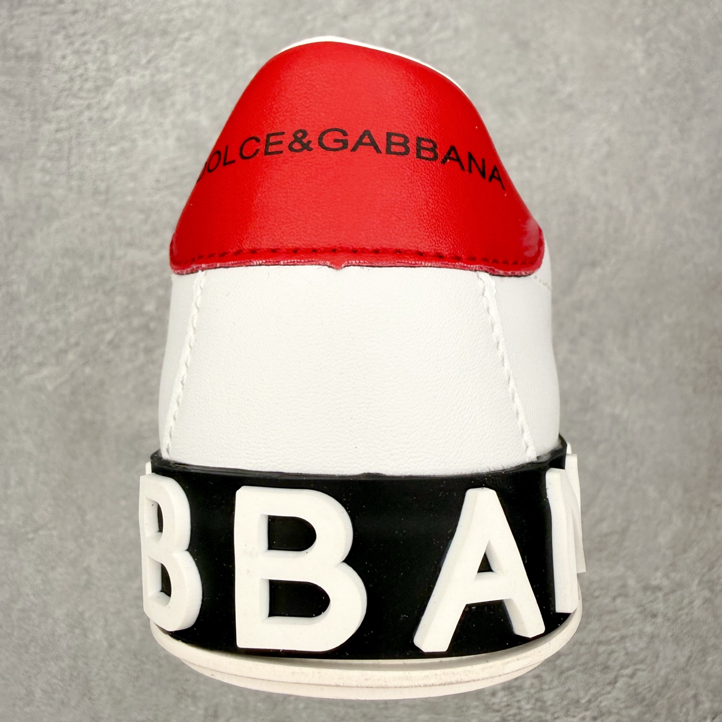 ＃CX DG杜嘉班纳 Portofino 小牛皮平底系带低帮板鞋 1985年，出生于意大利的设计师 Do