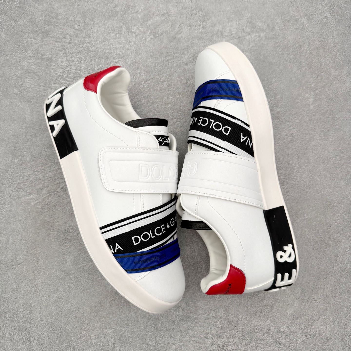 ＃CX DG杜嘉班纳 Portofino 小牛皮平底系带低帮板鞋 1985年，出生于意大利的设计师 Do