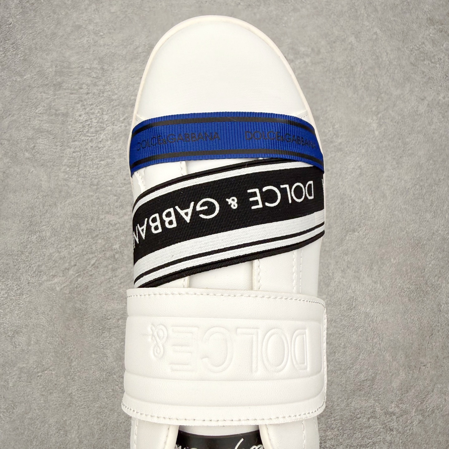 ＃CX DG杜嘉班纳 Portofino 小牛皮平底系带低帮板鞋 1985年，出生于意大利的设计师 Do