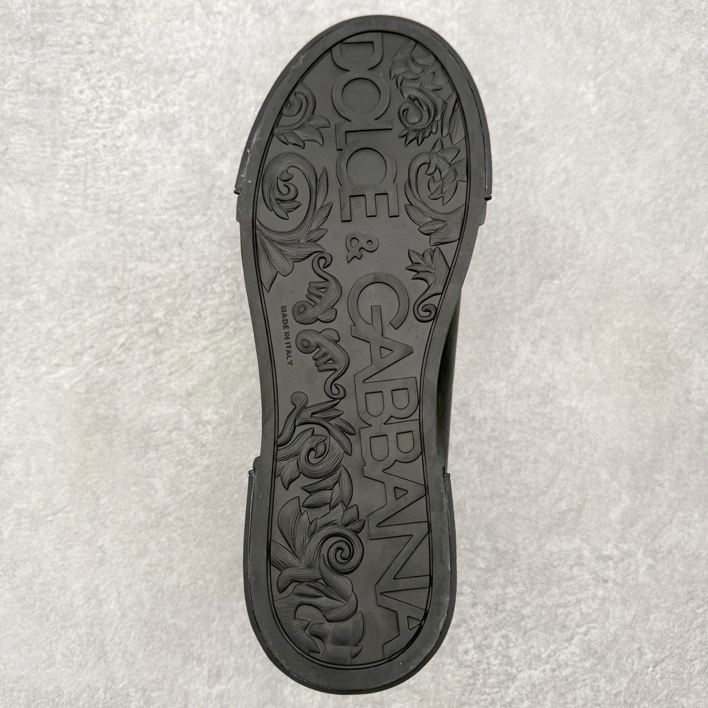 ＃CX DG杜嘉班纳 Portofino 小牛皮平底系带低帮板鞋 1985年，出生于意大利的设计师 Do