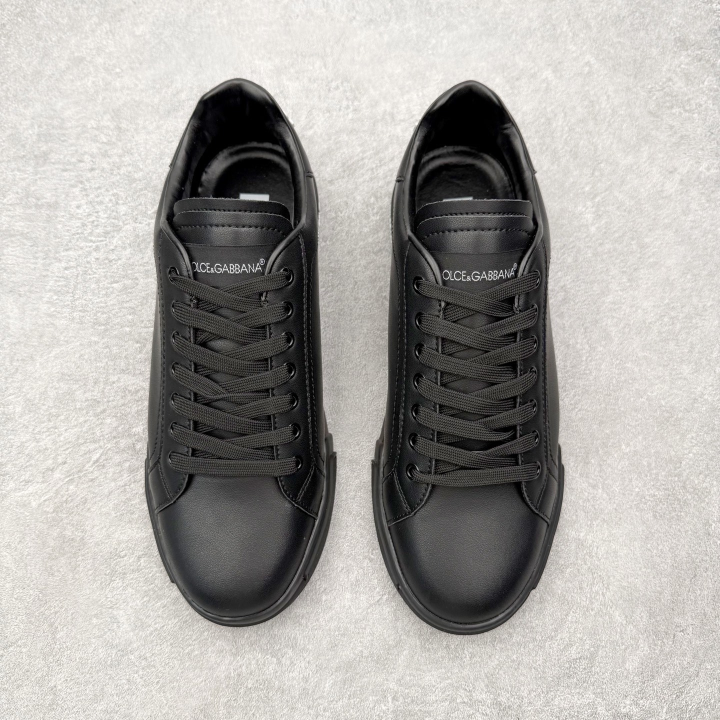 ＃CX DG杜嘉班纳 Portofino 小牛皮平底系带低帮板鞋 1985年，出生于意大利的设计师 Do