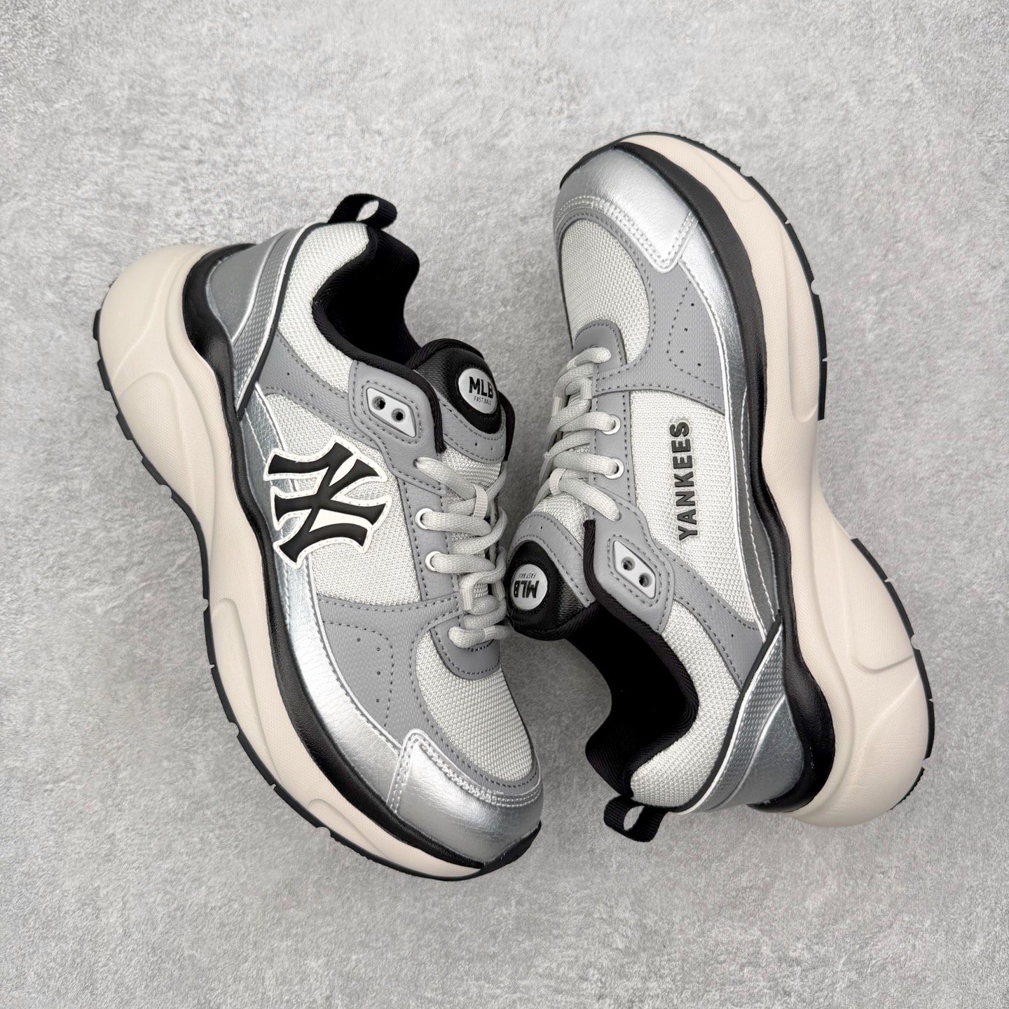 ＃DT纯原福利‼️MLB Chunky Runner 2024S 复古印花老爹鞋系列低帮轻量增高厚底百搭