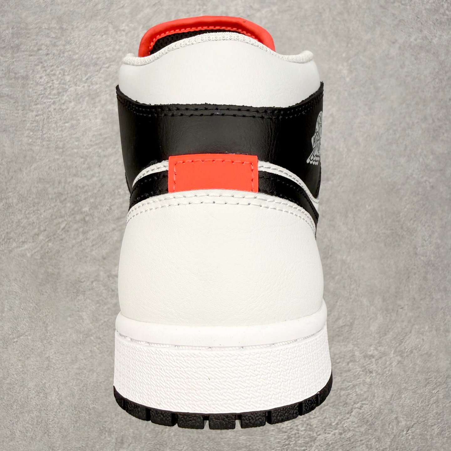 ＃纯原 Air Jordan AJ1 Mid 中帮 白黑红 DQ8426-109 终端优势供应 市面中低