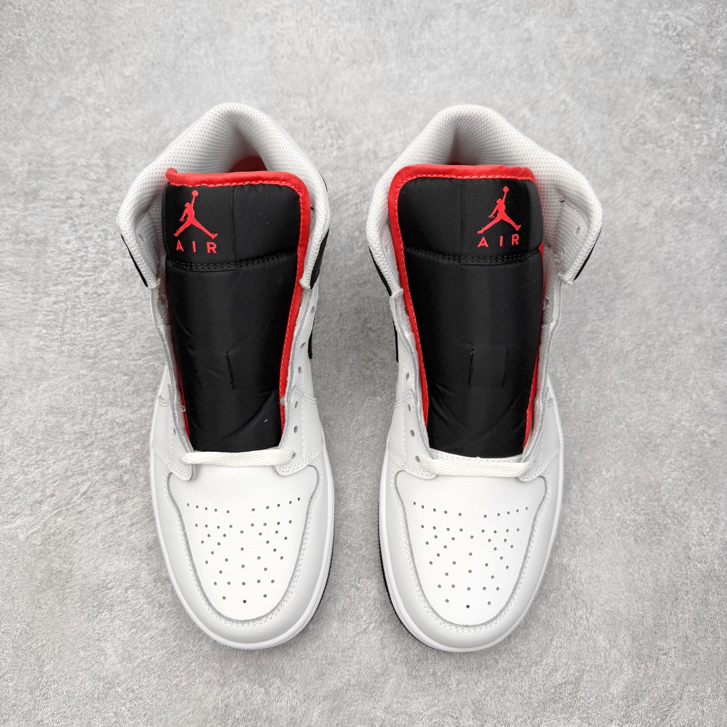 ＃纯原 Air Jordan AJ1 Mid 中帮 白黑红 DQ8426-109 终端优势供应 市面中低