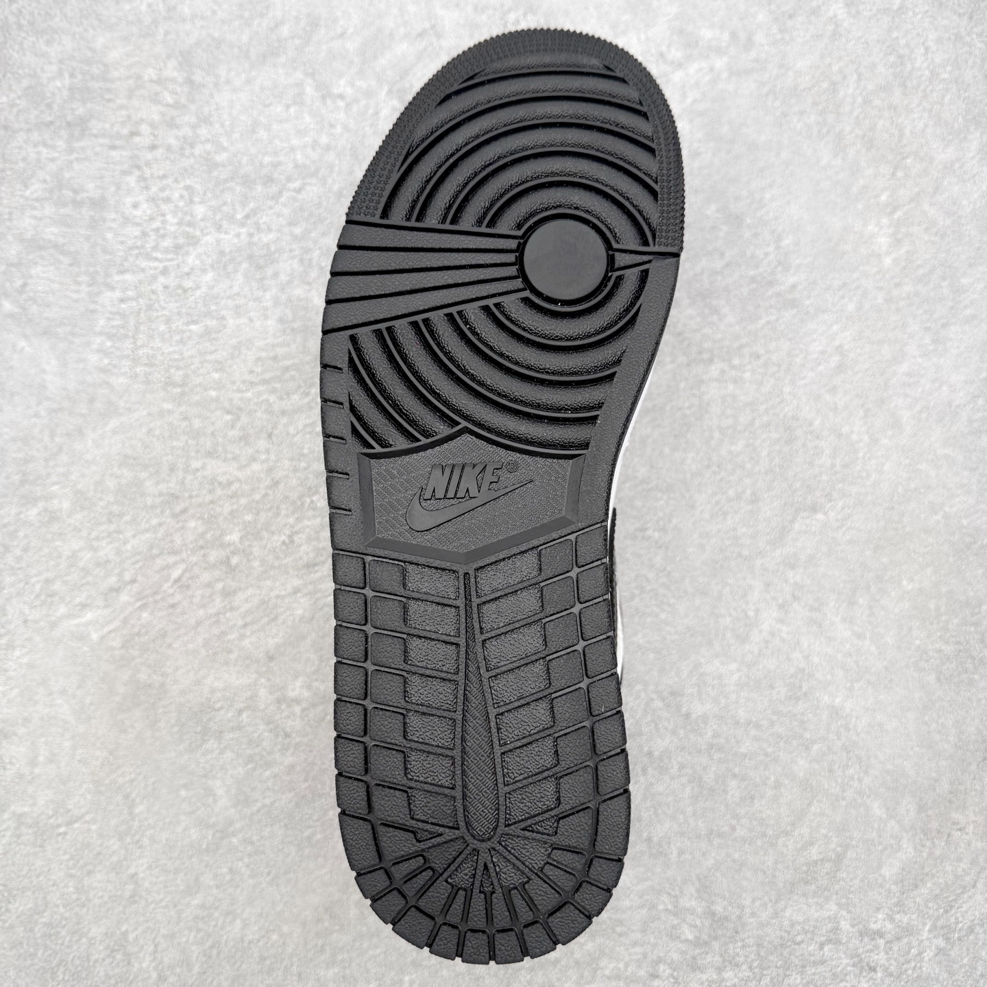 ＃纯原 Air Jordan AJ1 Mid 中帮 白黑红 DQ8426-109 终端优势供应 市面中低