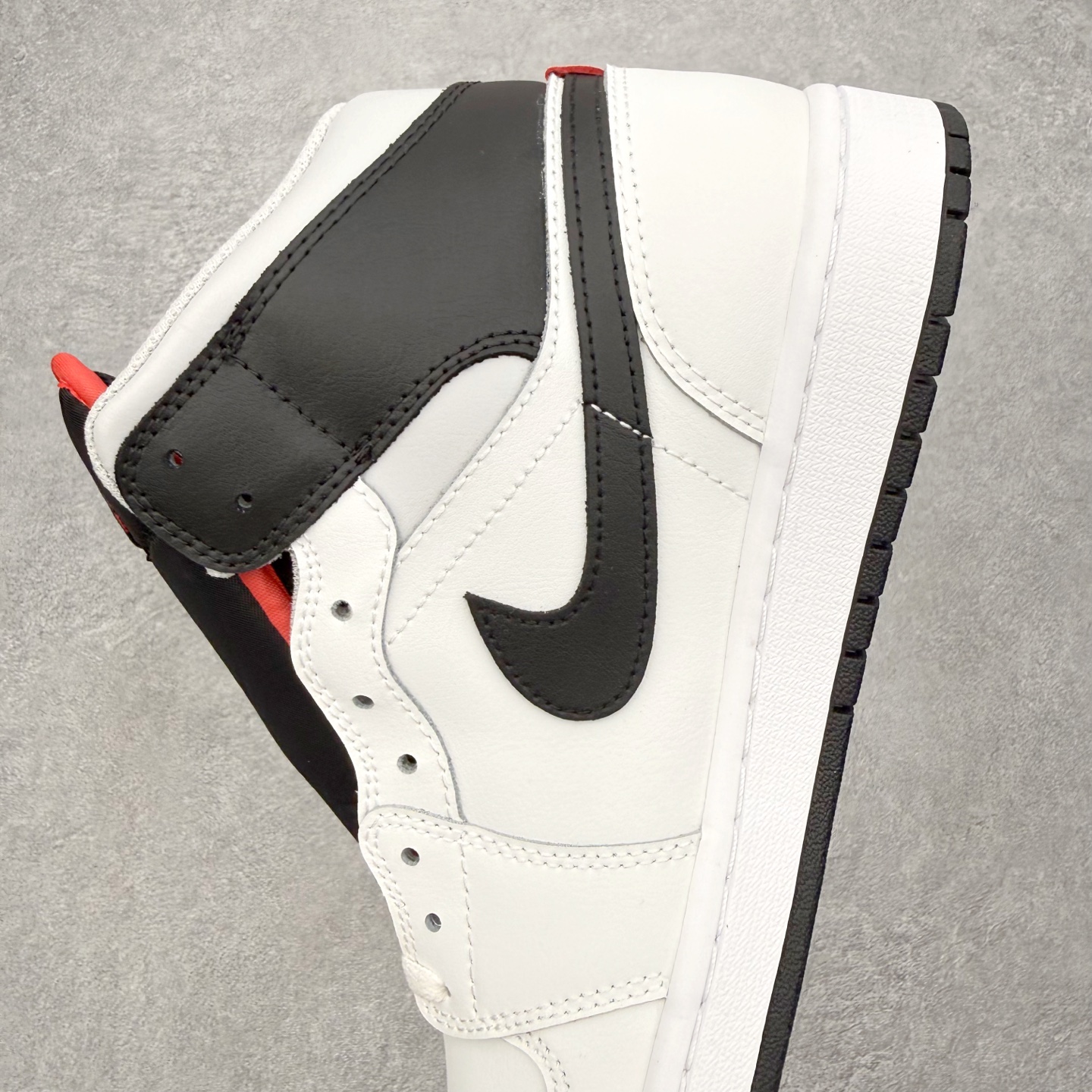 ＃纯原 Air Jordan AJ1 Mid 中帮 白黑红 DQ8426-109 终端优势供应 市面中低