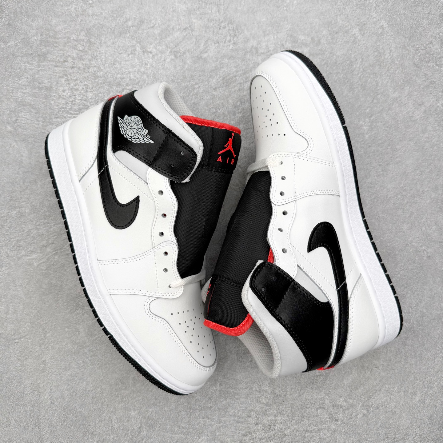 ＃纯原 Air Jordan AJ1 Mid 中帮 白黑红 DQ8426-109 终端优势供应 市面中低