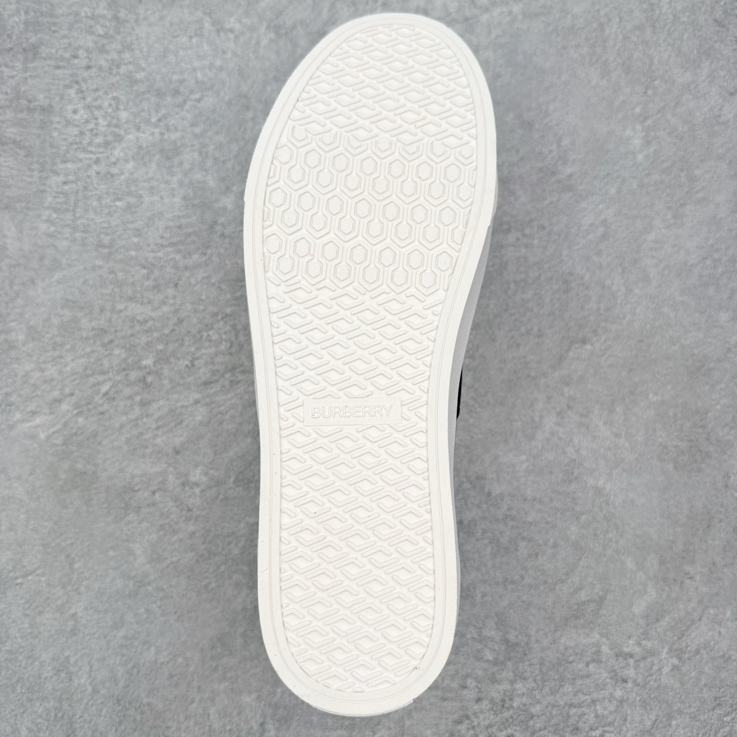 ＃CX Burberry博柏利巴宝莉皮革格纹系带低帮时尚板鞋 选用优质材料，精细制作。经典设计，展现优雅