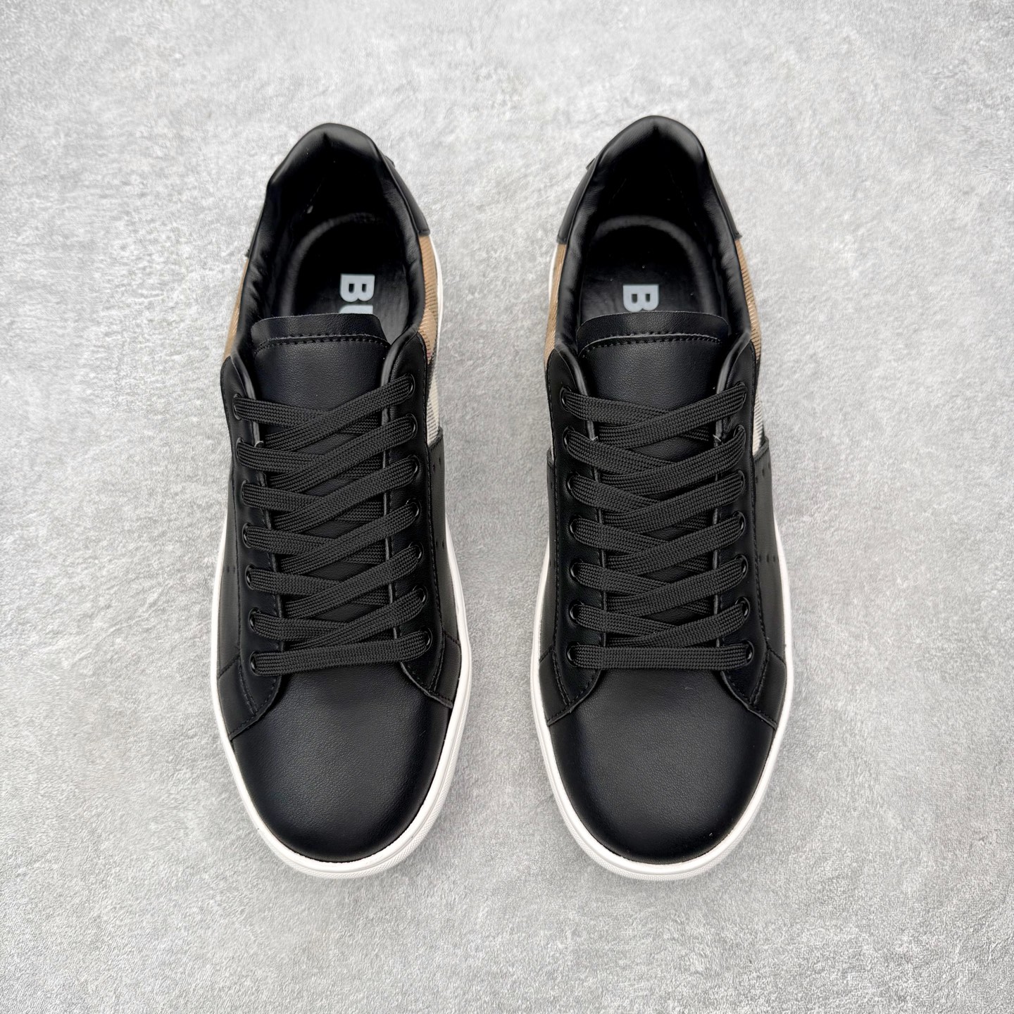 ＃CX Burberry博柏利巴宝莉皮革格纹系带低帮时尚板鞋 选用优质材料，精细制作。经典设计，展现优雅