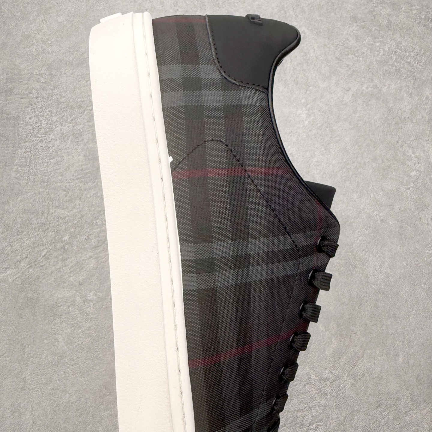 ＃CX Burberry博柏利巴宝莉皮革格纹系带低帮时尚板鞋 选用优质材料，精细制作。经典设计，展现优雅