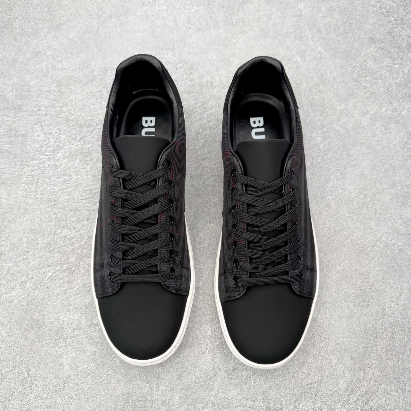 ＃CX Burberry博柏利巴宝莉皮革格纹系带低帮时尚板鞋 选用优质材料，精细制作。经典设计，展现优雅