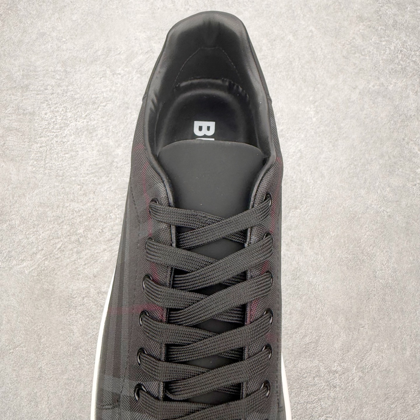 ＃CX Burberry博柏利巴宝莉皮革格纹系带低帮时尚板鞋 选用优质材料，精细制作。经典设计，展现优雅