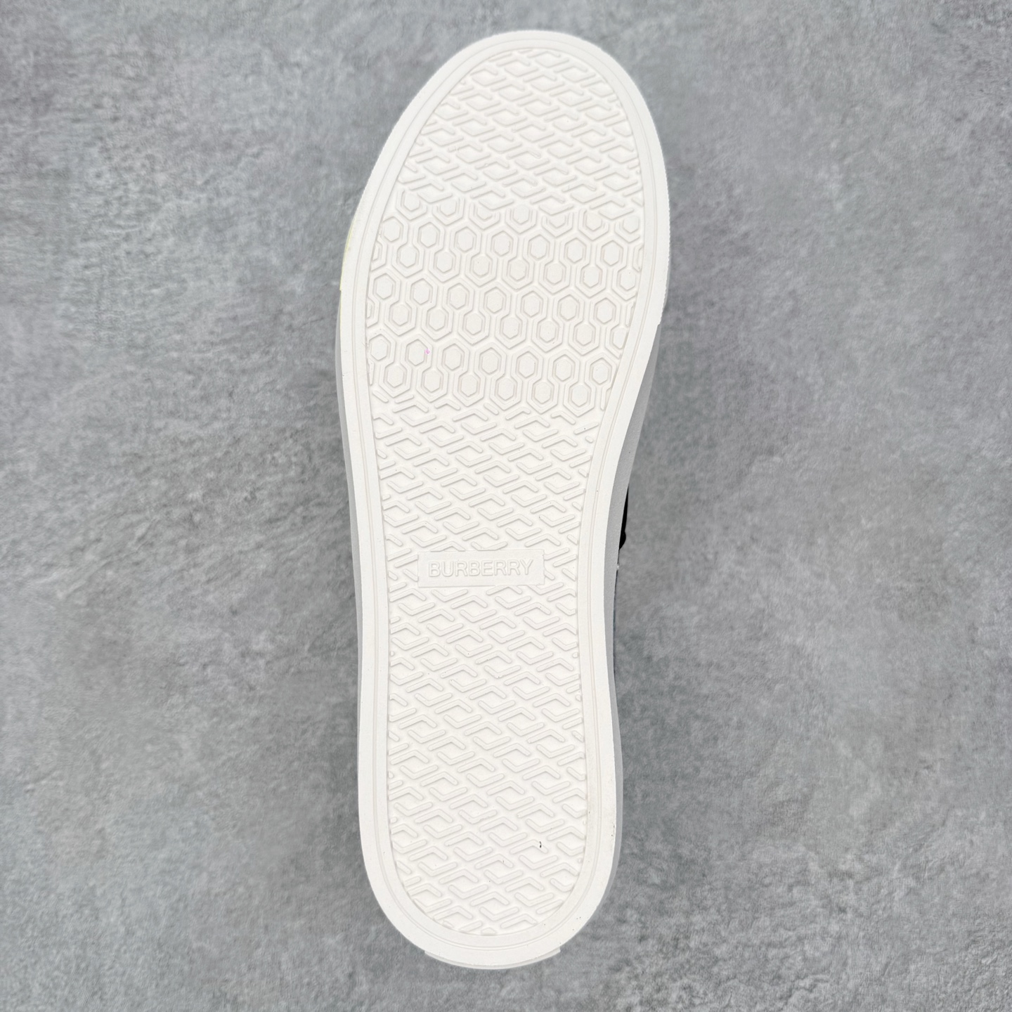 ＃CX Burberry博柏利巴宝莉皮革格纹系带低帮时尚板鞋 选用优质材料，精细制作。经典设计，展现优雅