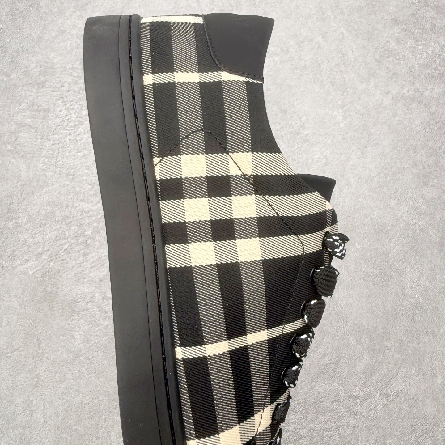 ＃CX Burberry博柏利巴宝莉皮革格纹系带低帮时尚板鞋 选用优质材料，精细制作。经典设计，展现优雅