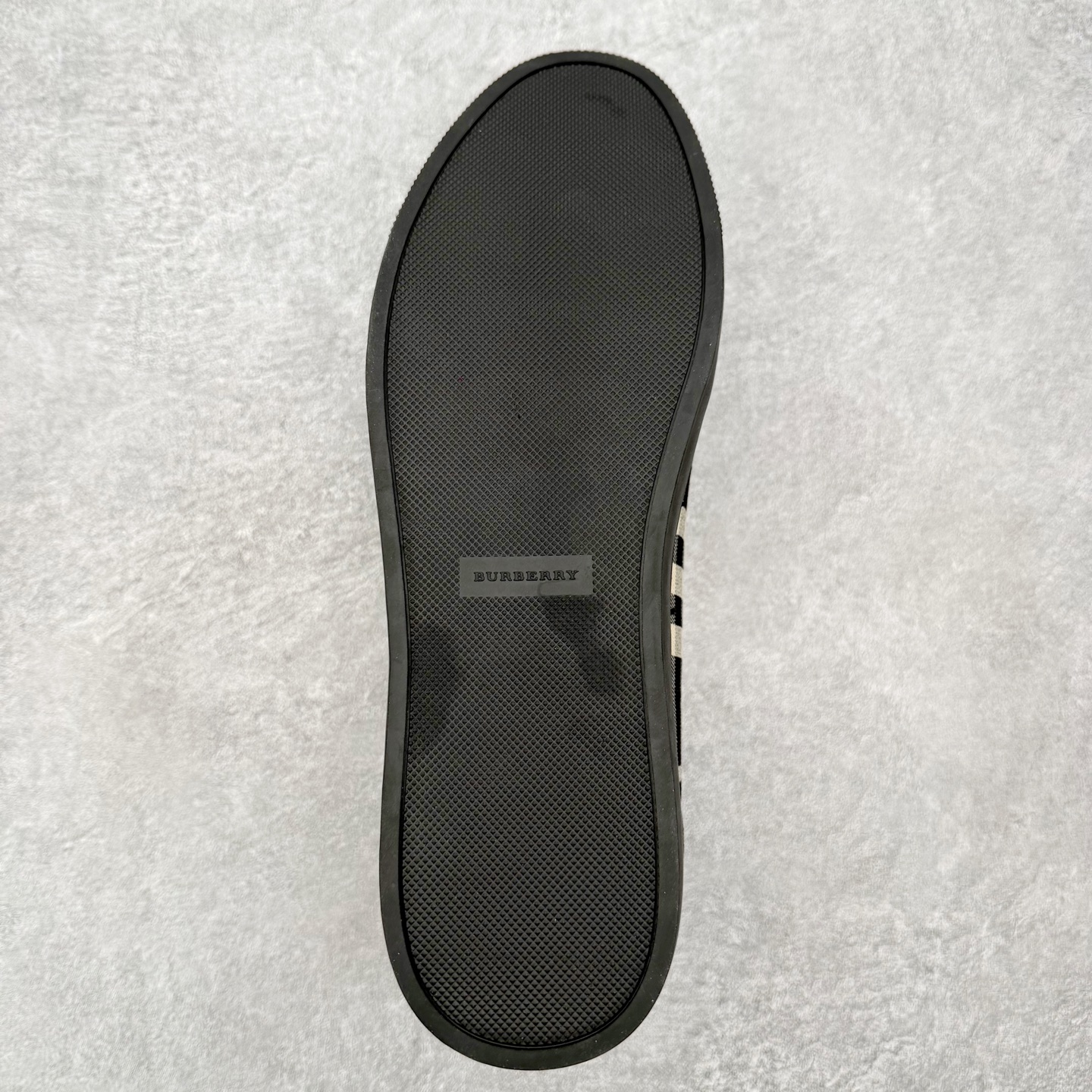 ＃CX Burberry博柏利巴宝莉皮革格纹系带低帮时尚板鞋 选用优质材料，精细制作。经典设计，展现优雅