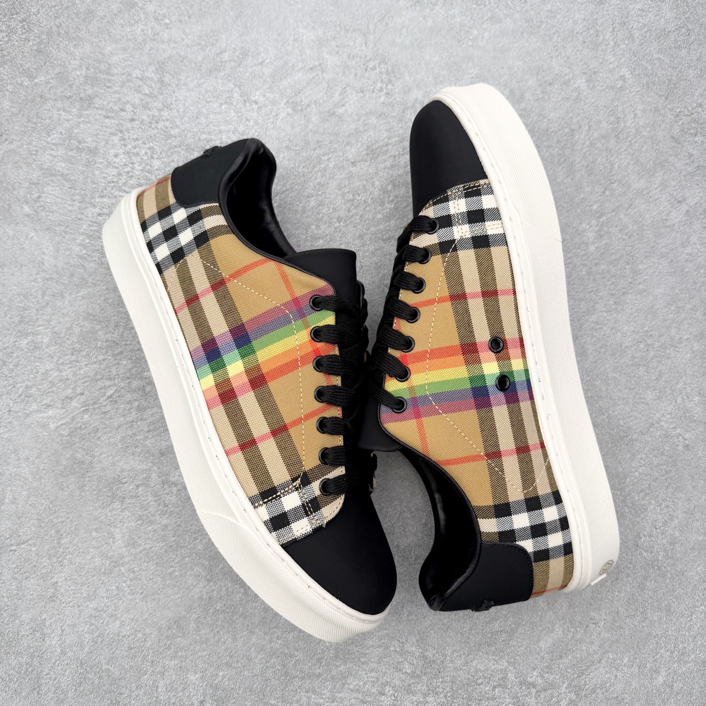 ＃CX Burberry博柏利巴宝莉皮革格纹系带低帮时尚板鞋 选用优质材料，精细制作。经典设计，展现优雅