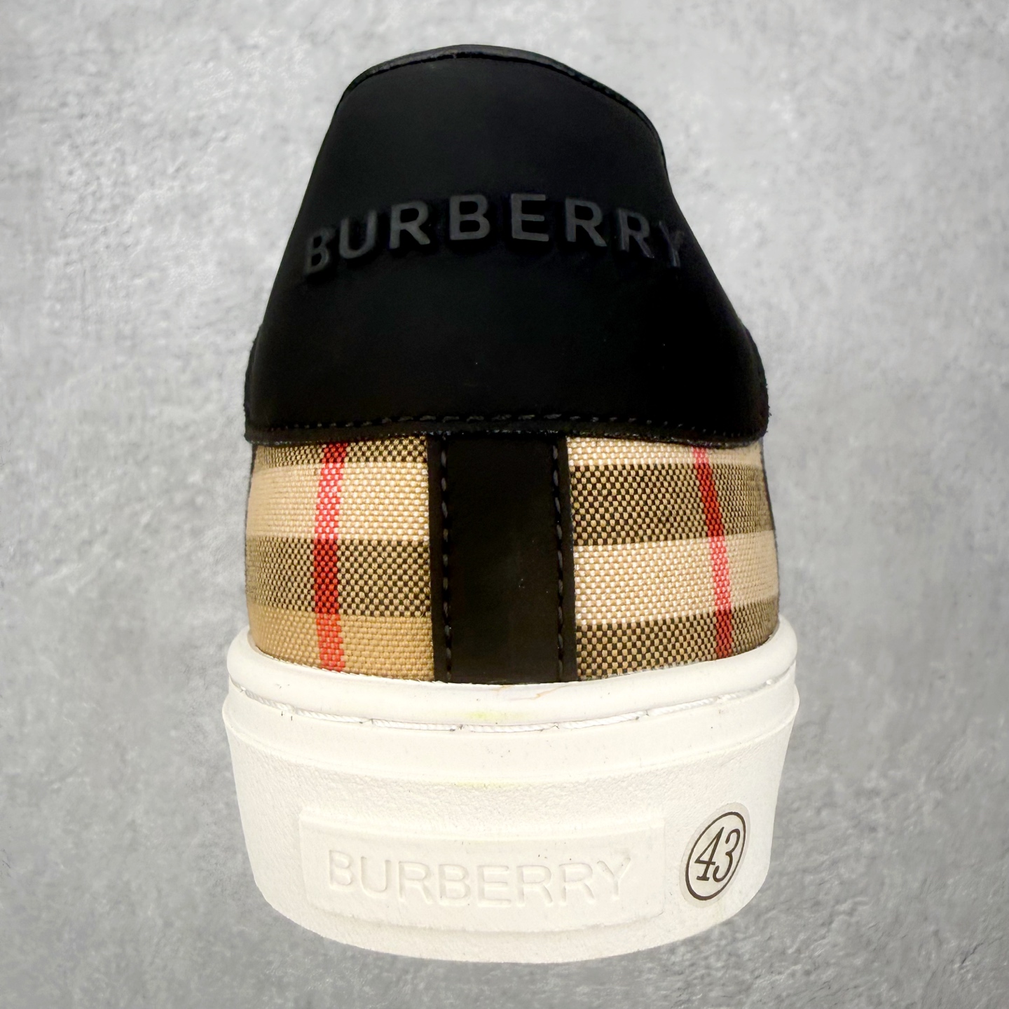＃CX Burberry博柏利巴宝莉皮革格纹系带低帮时尚板鞋 选用优质材料，精细制作。经典设计，展现优雅