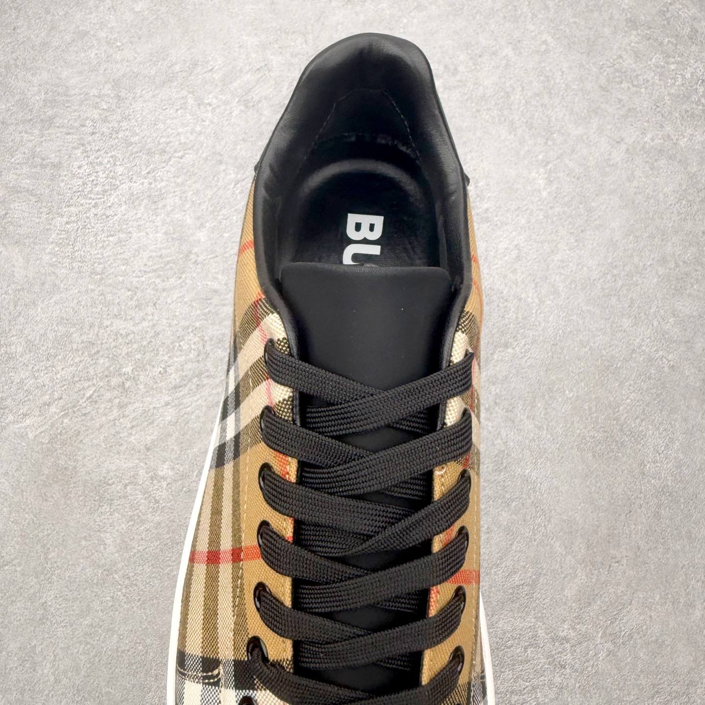 ＃CX Burberry博柏利巴宝莉皮革格纹系带低帮时尚板鞋 选用优质材料，精细制作。经典设计，展现优雅