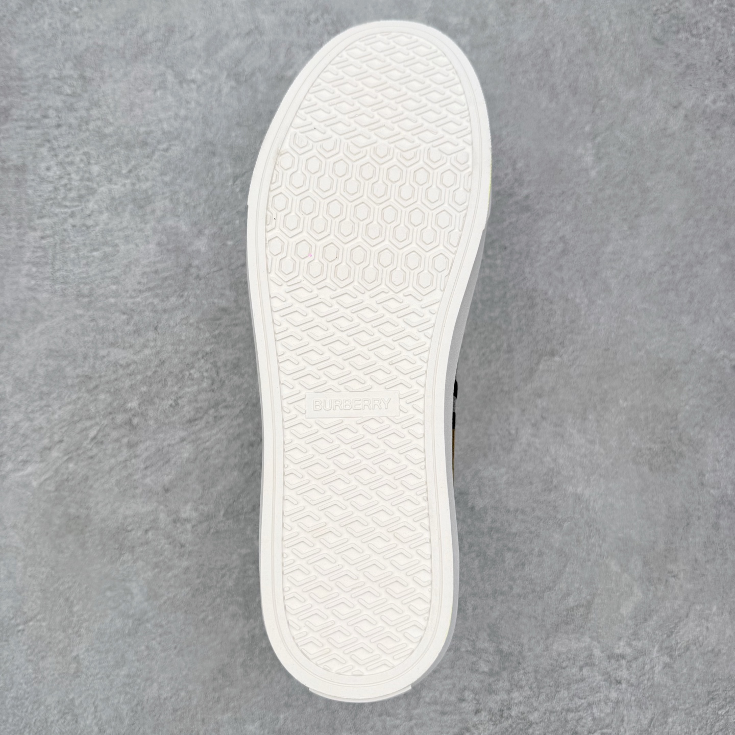 ＃CX Burberry博柏利巴宝莉皮革格纹系带低帮时尚板鞋 选用优质材料，精细制作。经典设计，展现优雅