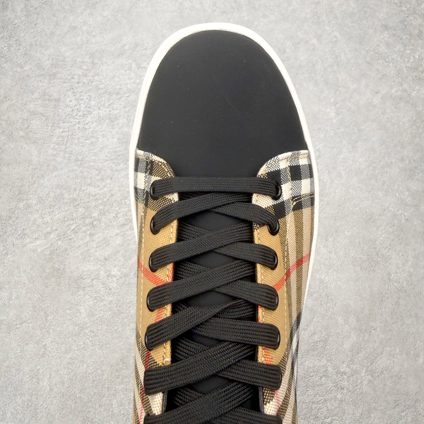 ＃CX Burberry博柏利巴宝莉皮革格纹系带低帮时尚板鞋 选用优质材料，精细制作。经典设计，展现优雅