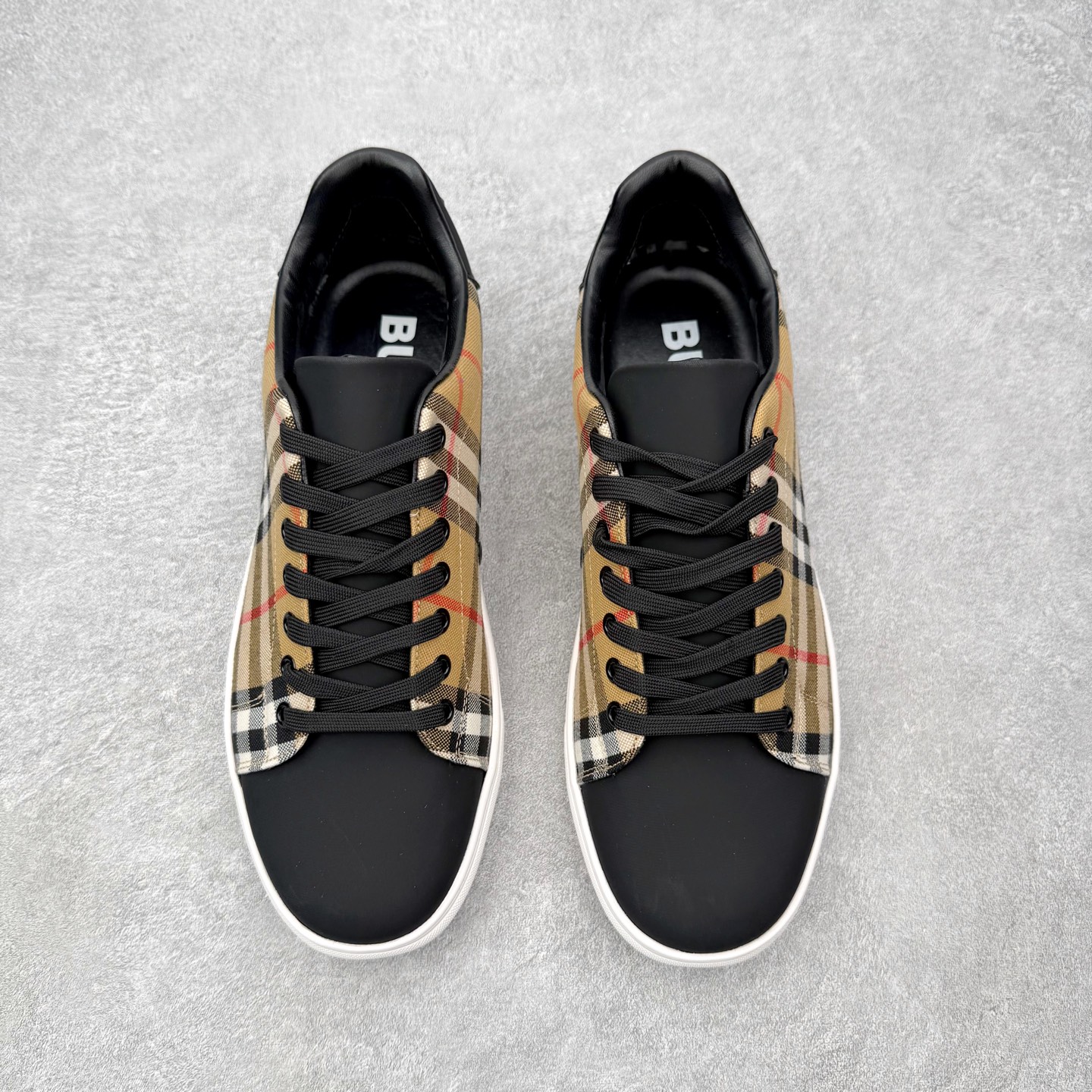 ＃CX Burberry博柏利巴宝莉皮革格纹系带低帮时尚板鞋 选用优质材料，精细制作。经典设计，展现优雅