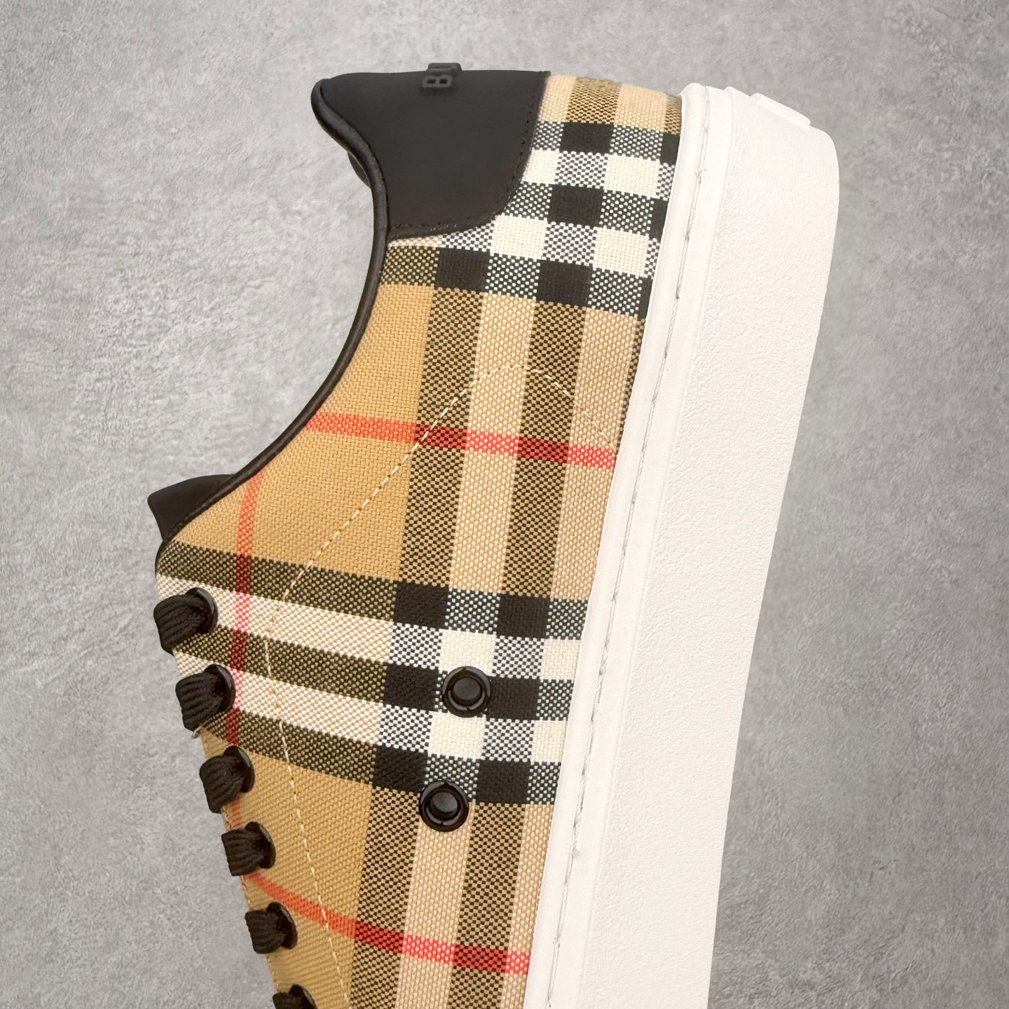 ＃CX Burberry博柏利巴宝莉皮革格纹系带低帮时尚板鞋 选用优质材料，精细制作。经典设计，展现优雅